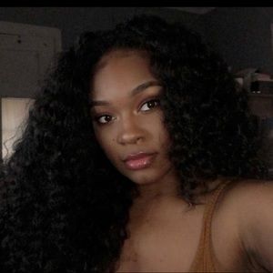 Meet your Posher, Denise